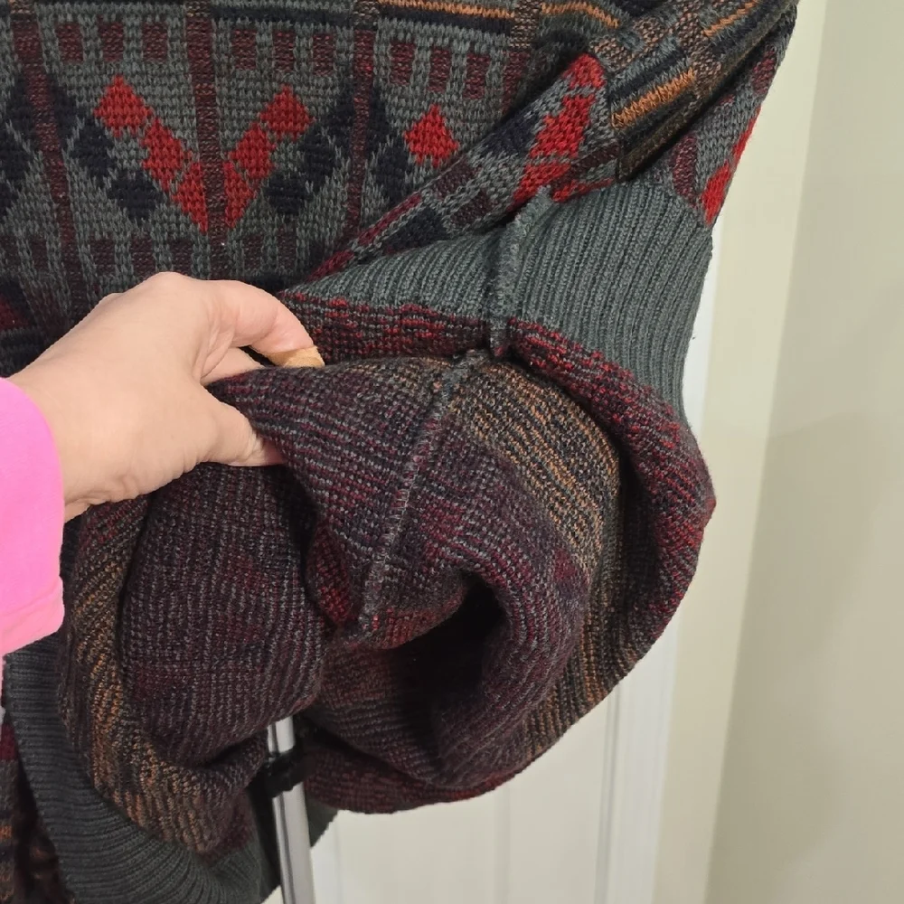 Pendleton Men's Geometric Crewneck Sweater - Red, Gray, and Brown 100% Wool XL - Picture 5 of 6